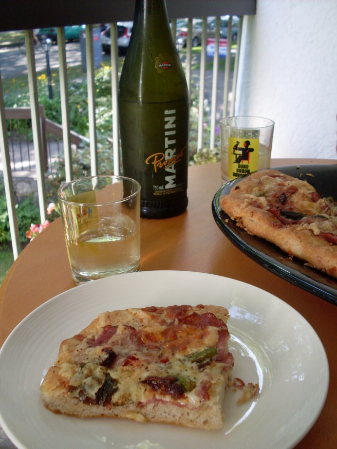 Pizza. Prosecco. Pretty.