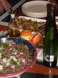 Nice salt & pepper shakers.